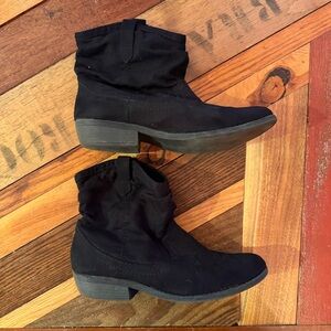 Kohl's Black Slouchy Western Cowboy Ankle Booties with Low Heel